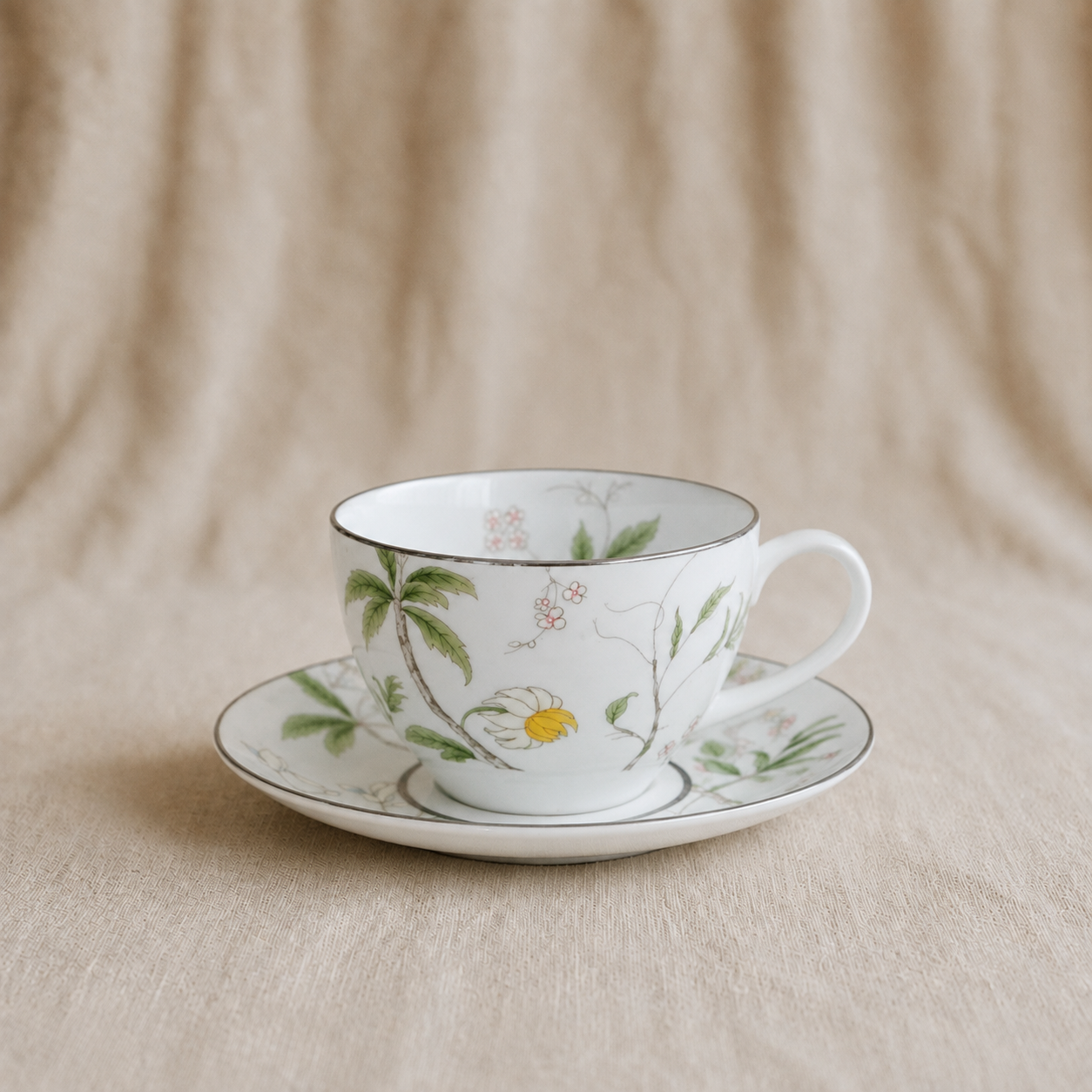 Soft Glow Porcelain Coffee Cup & Saucer - 18K GOLD